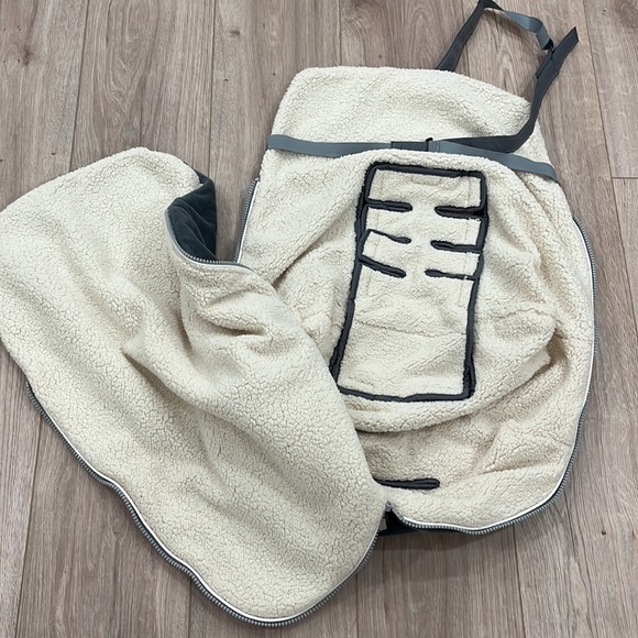 JJ Cole Gray Kids Cover car seat - Picture 5 of 7